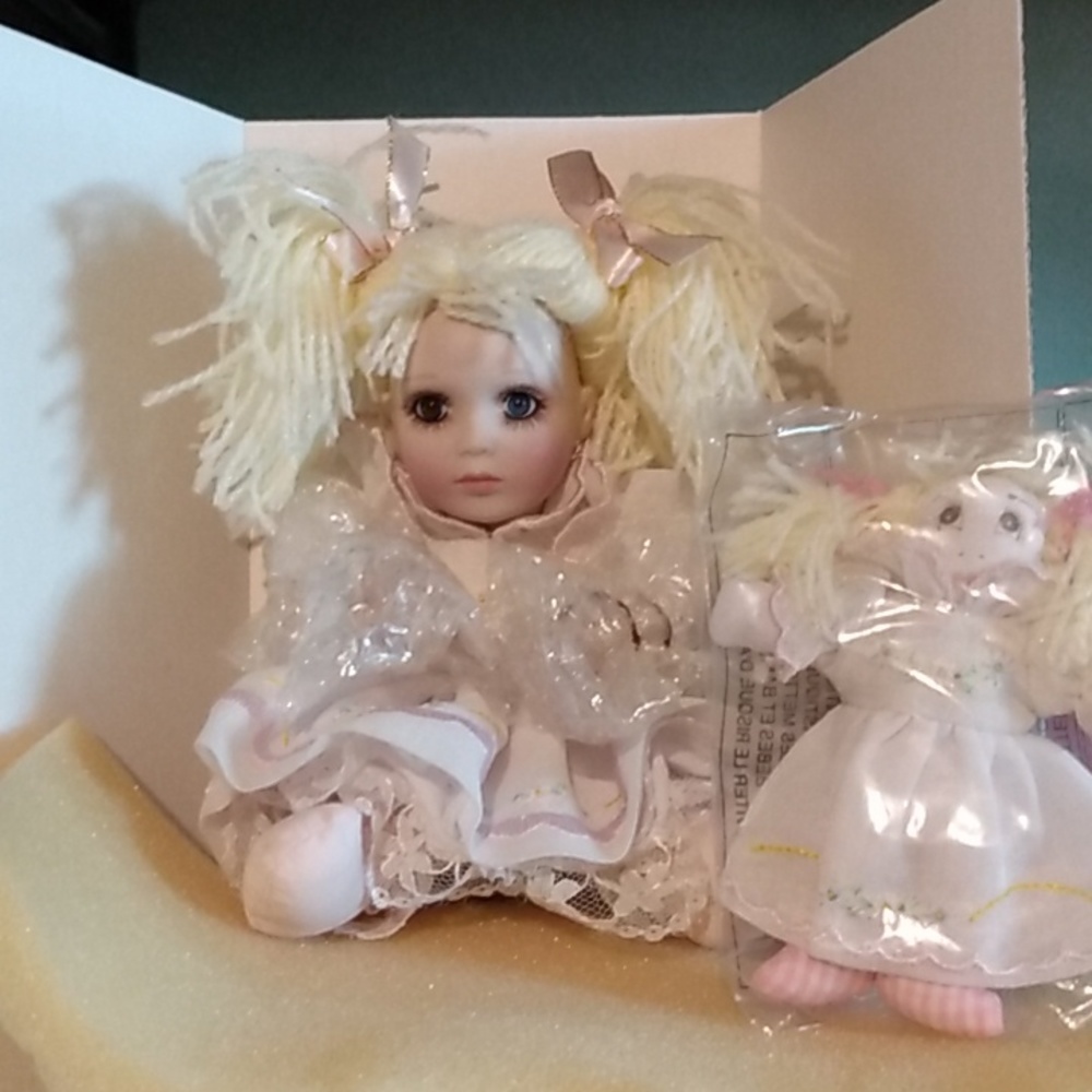 Marie Osmond porcelain Girl Doll.